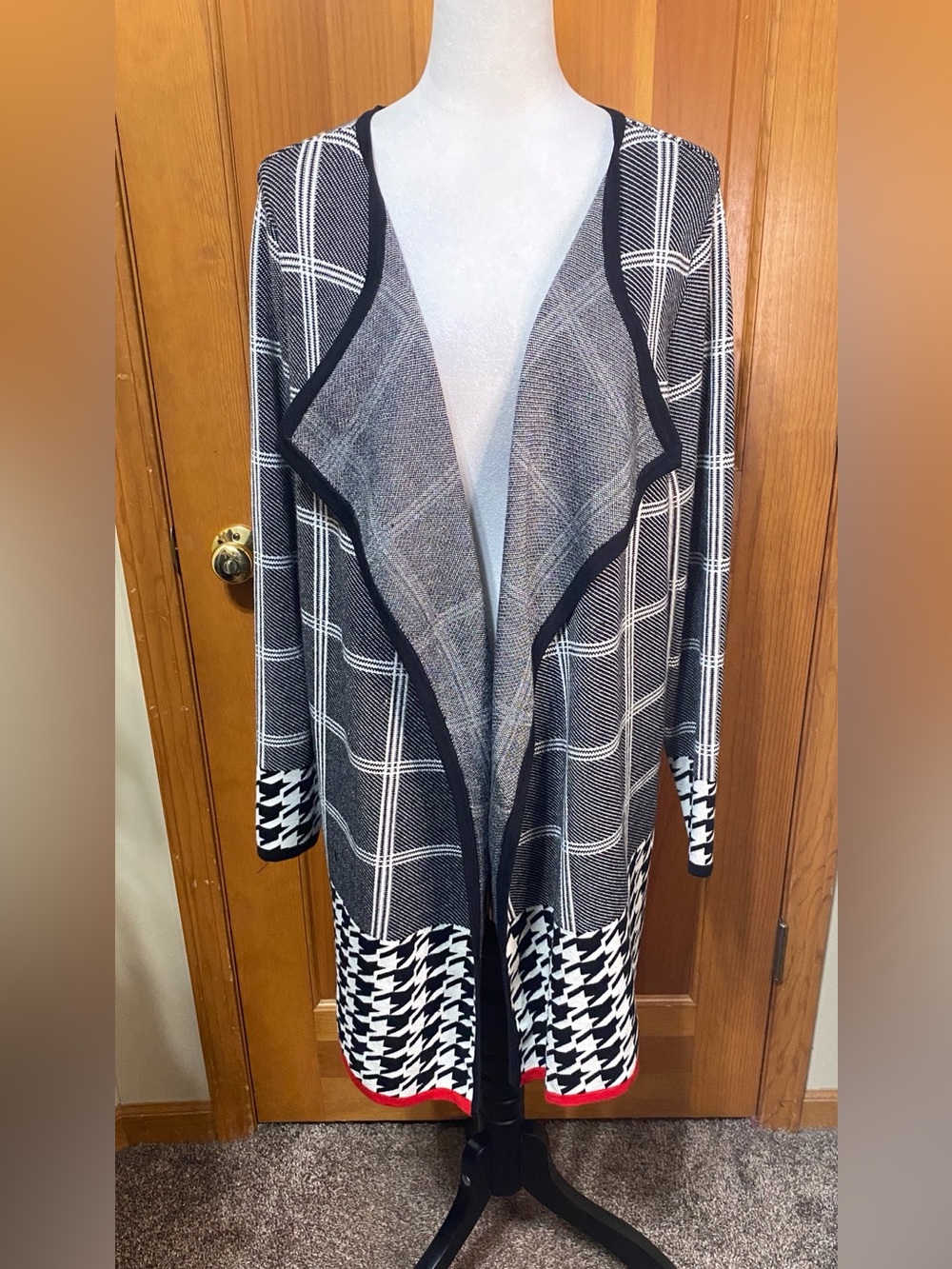 VENUS Gray Plaid & Houndstooth Open Cardigan with Red Trim - Picture 2 of 5